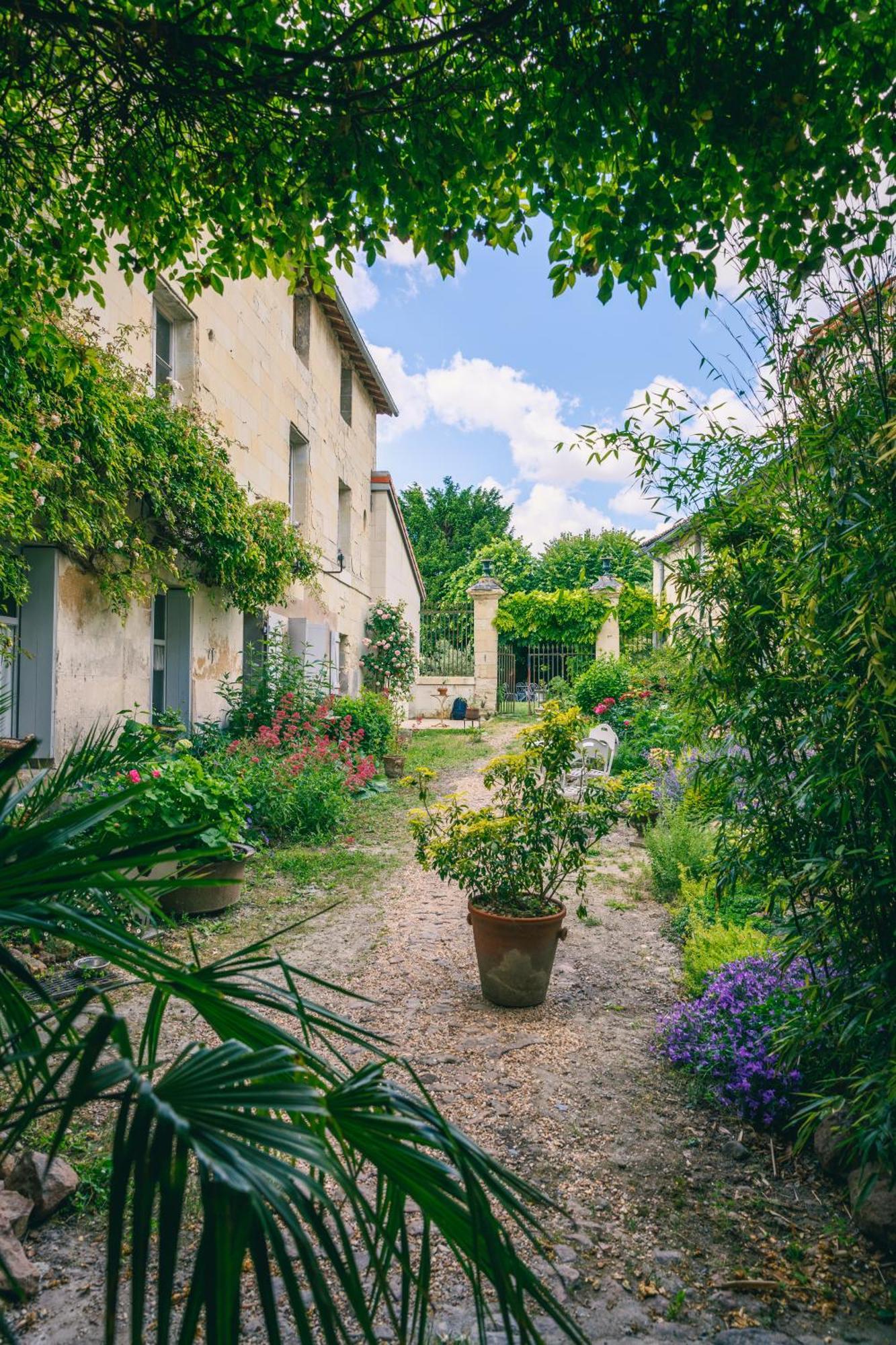 Le Prieure Sainte Croix Otel Loudun Dış mekan fotoğraf