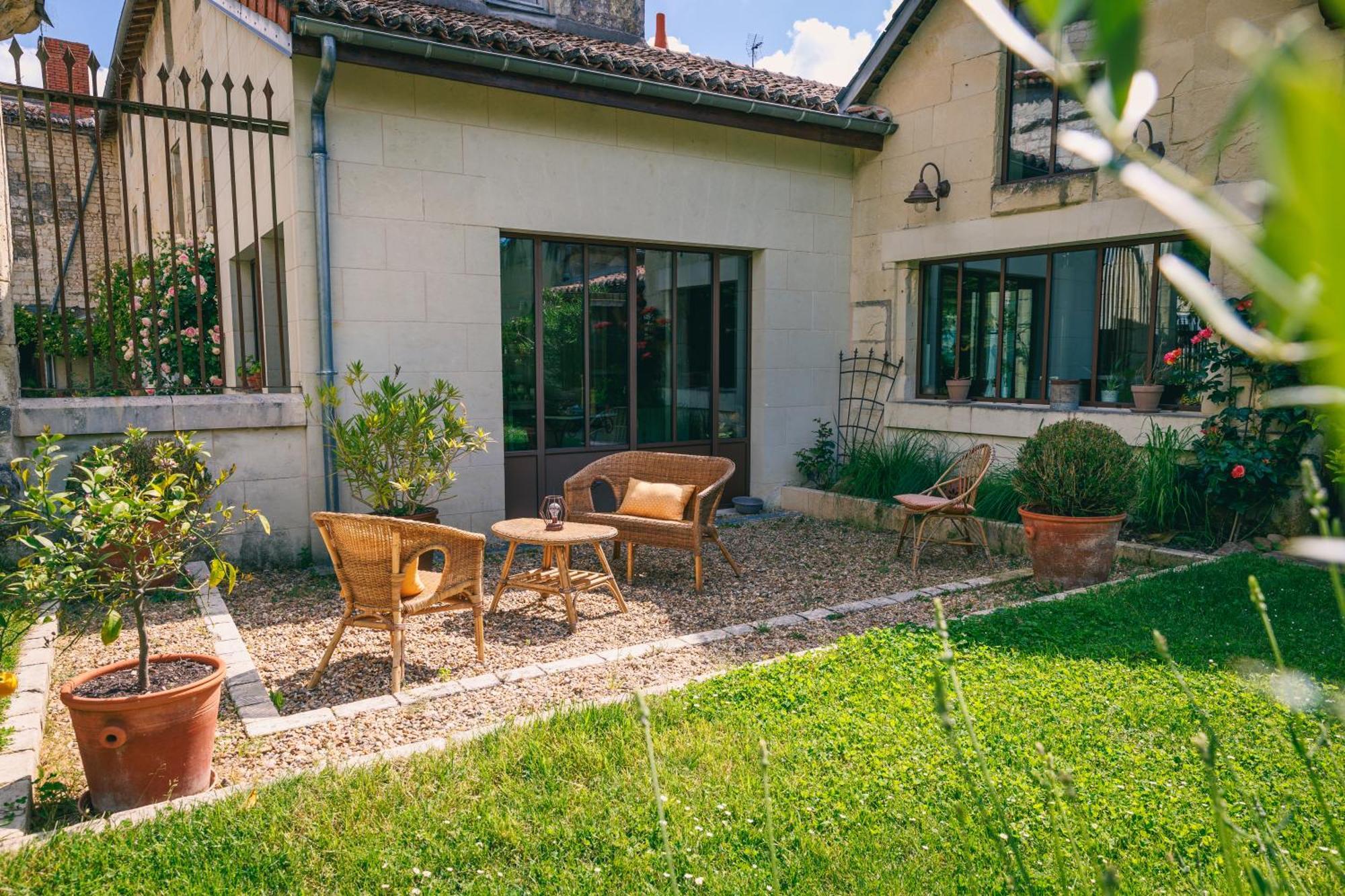 Le Prieure Sainte Croix Otel Loudun Dış mekan fotoğraf