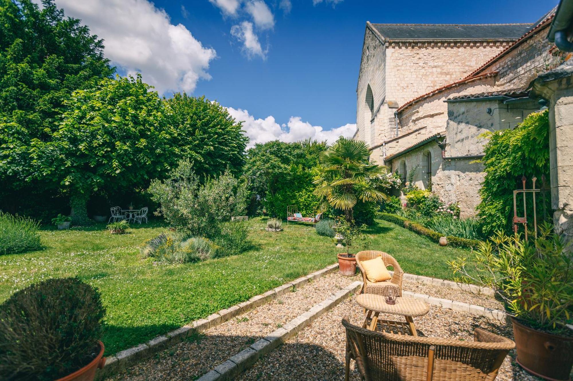 Le Prieure Sainte Croix Otel Loudun Dış mekan fotoğraf