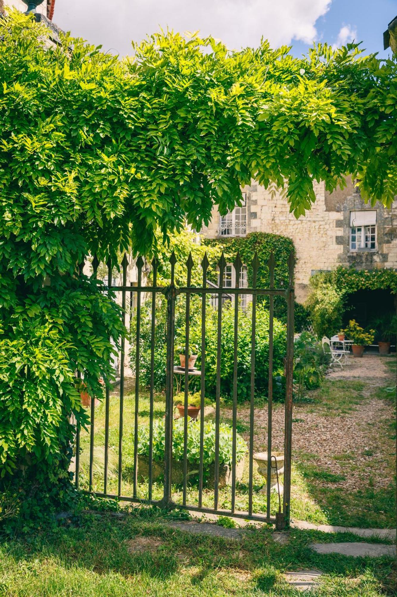 Le Prieure Sainte Croix Otel Loudun Dış mekan fotoğraf