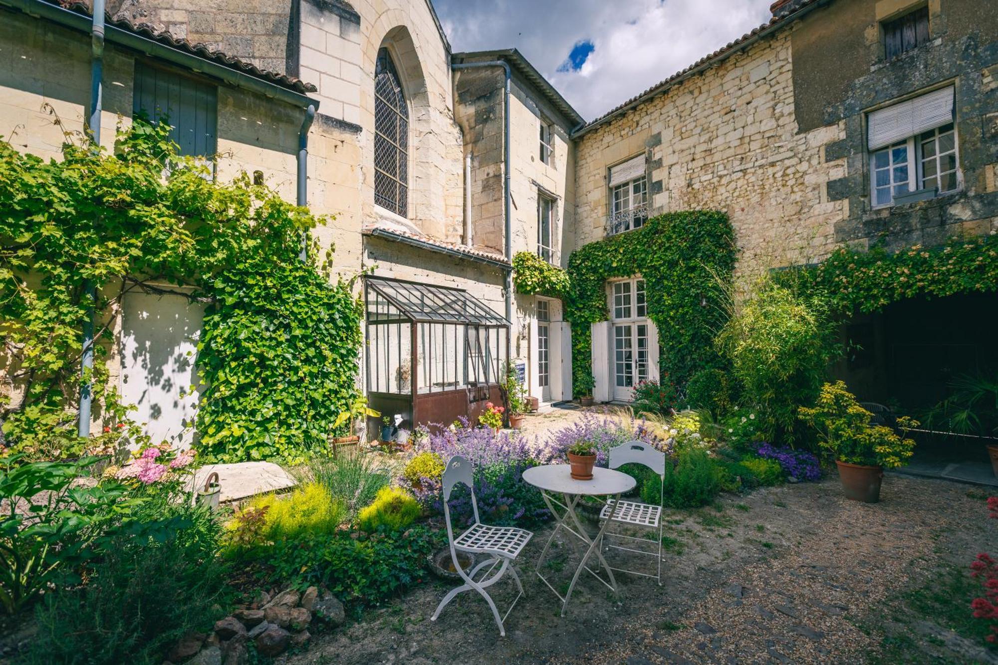 Le Prieure Sainte Croix Otel Loudun Dış mekan fotoğraf
