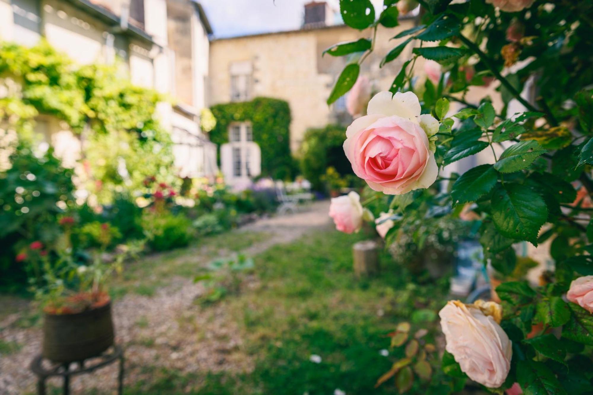 Le Prieure Sainte Croix Otel Loudun Dış mekan fotoğraf
