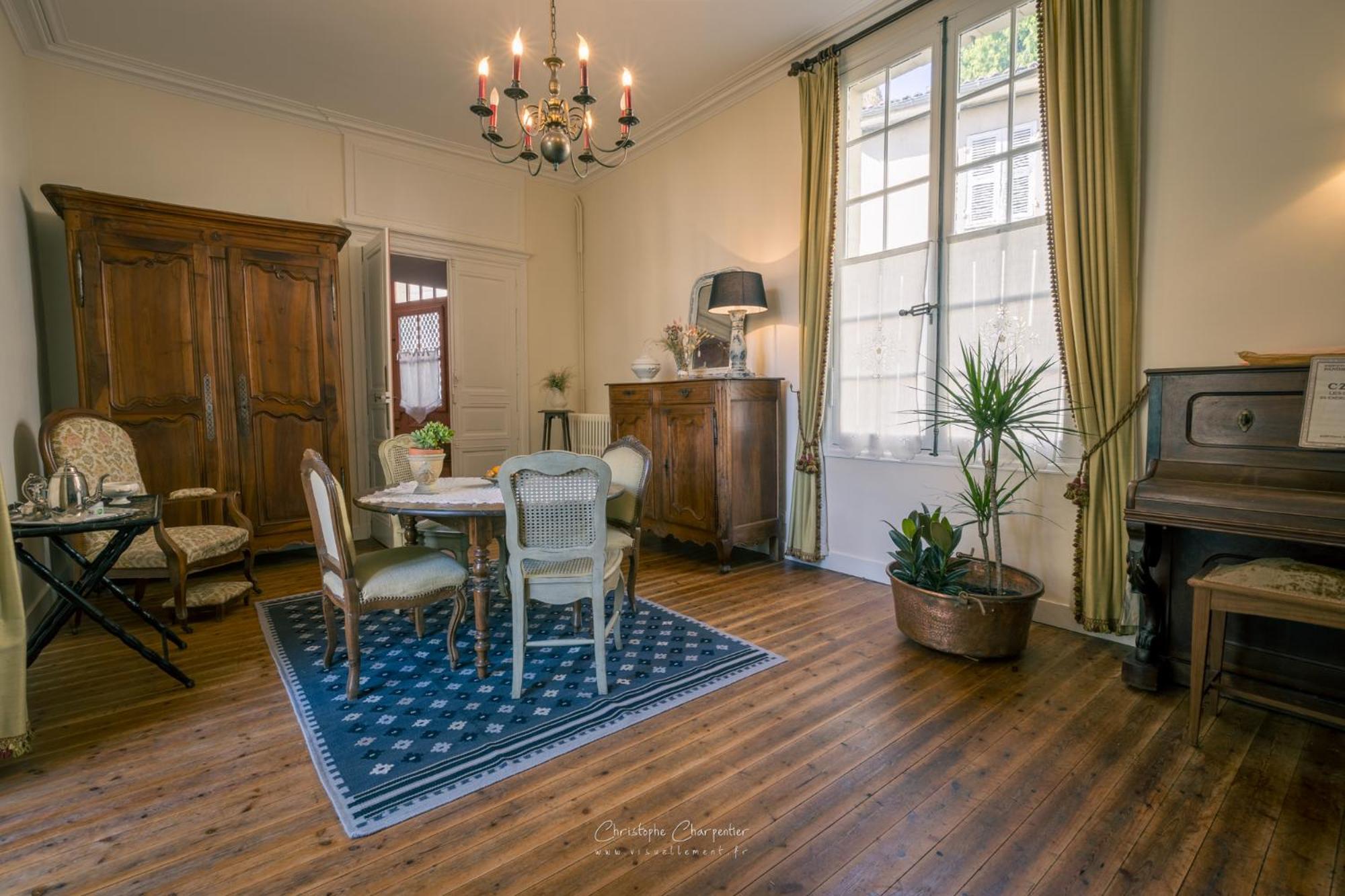 Le Prieure Sainte Croix Otel Loudun Dış mekan fotoğraf